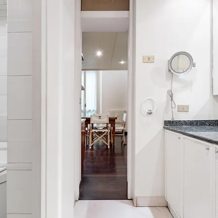 Guesthost - Brera Escape! Exclusive Roomy Flat Apartmán
