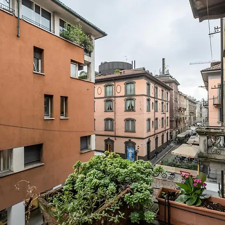 Guesthost - Brera Escape! Exclusive Roomy Flat Apartmán Milán