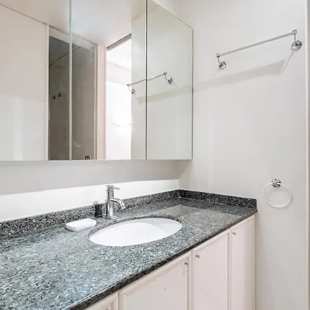 Guesthost - Brera Escape! Exclusive Roomy Flat Apartmán *