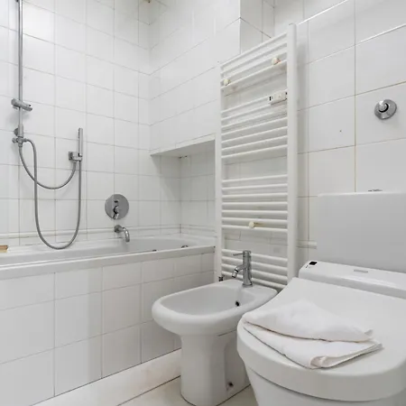 Guesthost - Brera Escape! Exclusive Roomy Flat * Milán